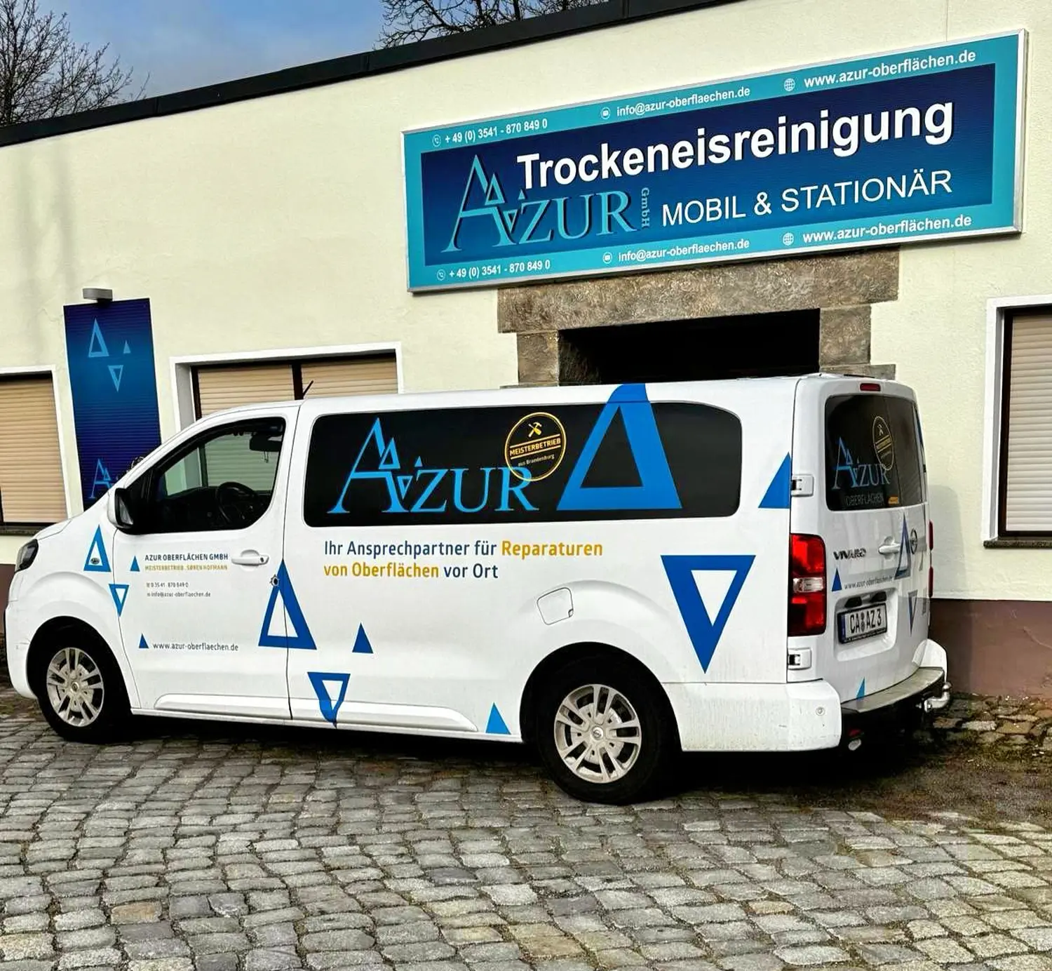 Azur Oberflächen GmbH - Reparaturen von Oberflächen - Firmenwagen