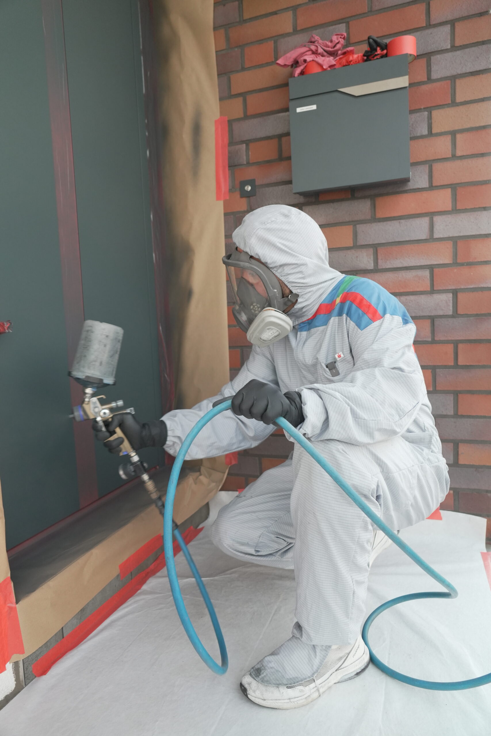 Komplettlackierung vor Ort – abgeklebtes Bauteil