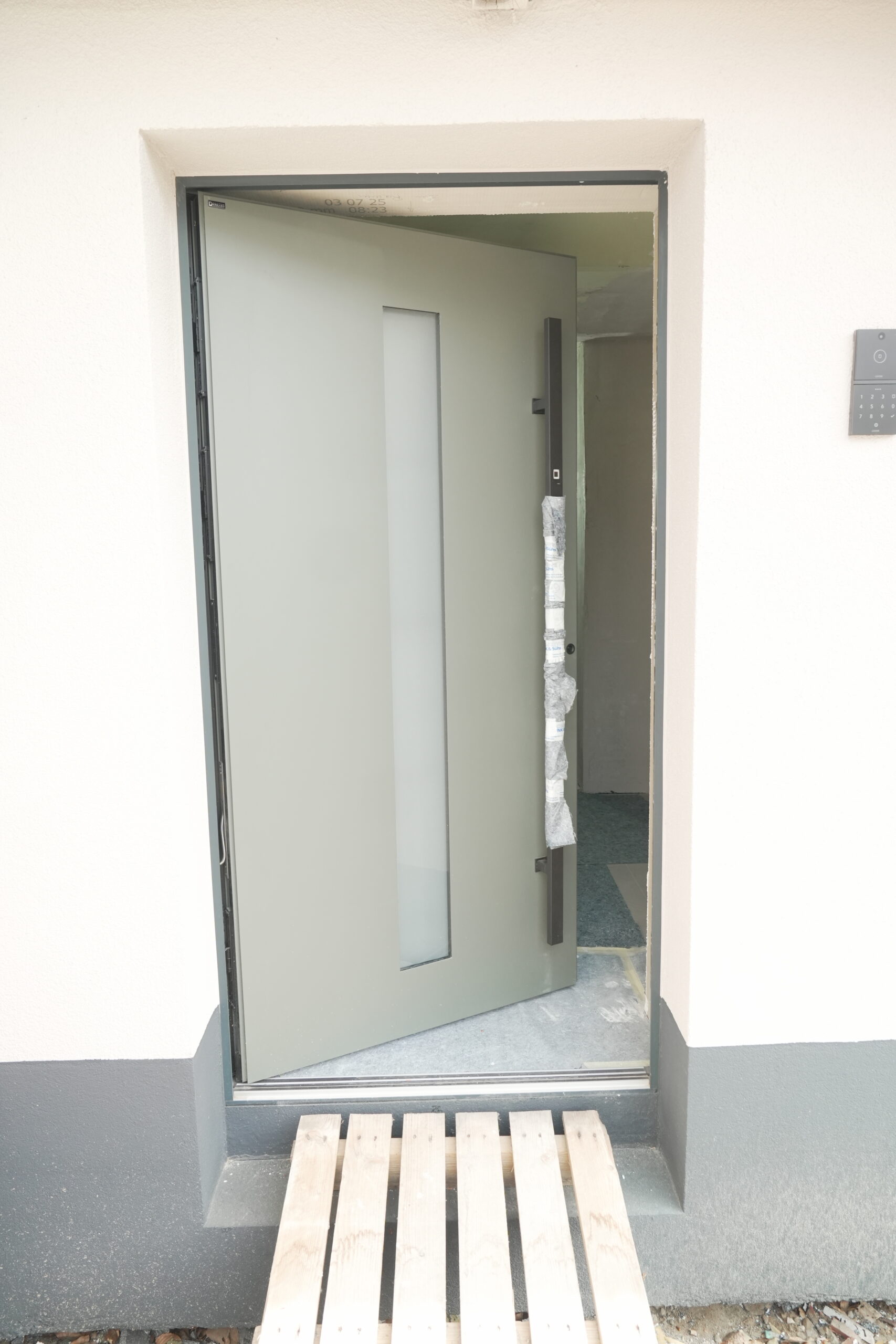 Komplettlackierung an einem Fenster